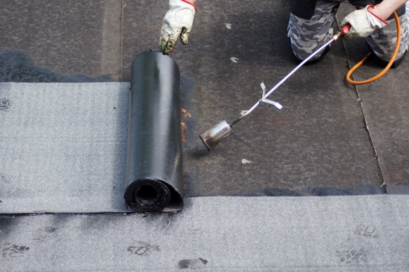 Flat roof membrane install
